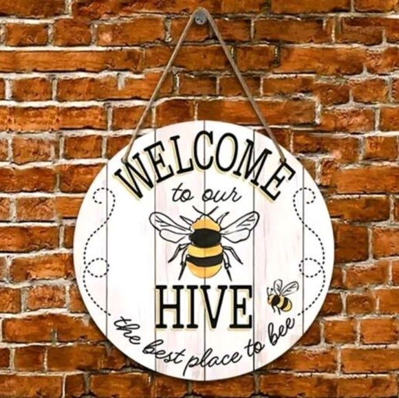 Bee Welcome Wall Decor Sign 'Mini' 🐝 - Picture 3 of 8